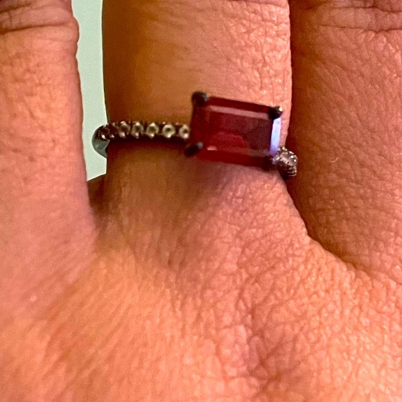 Beautiful 925 stamped natural garnet sterling silver ring - Picture 3 of 6